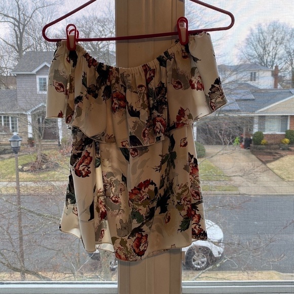 Barely worn Aritzia Wilfred off shoulder floral blouse, size S - Picture 2 of 4